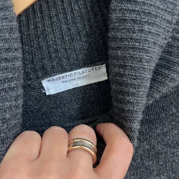 Super cute, cozy & soft sweater! Very flattering fit! - Picture 4 of 7